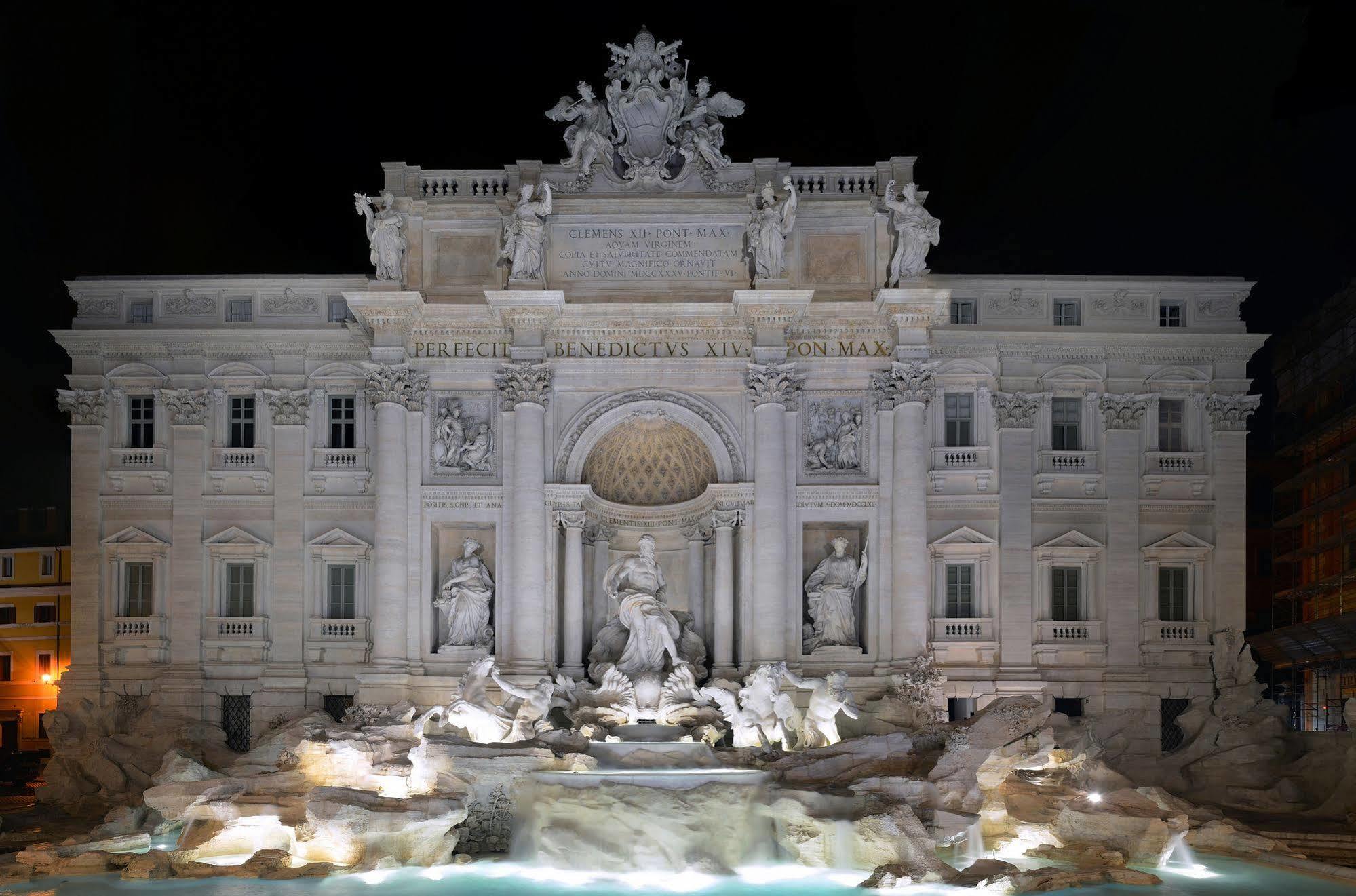 Town House Fontana Di Trevi Rom